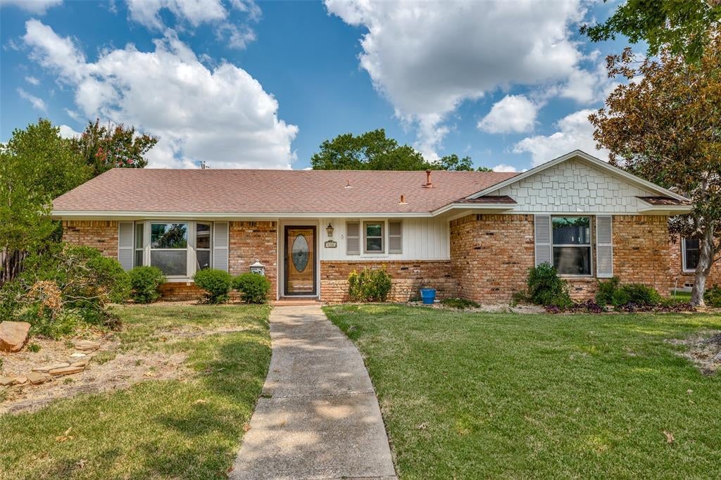 530 Parkview Ln, Richardson, TX 75080