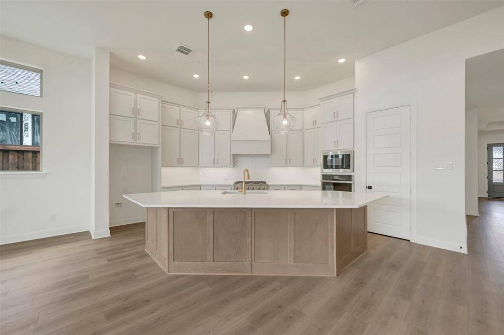 2537 Domingo Dr, Fort Worth, TX 76008 photo