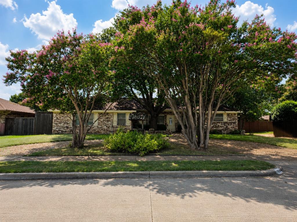 604 Briarcrest Dr, Richardson, TX 75081