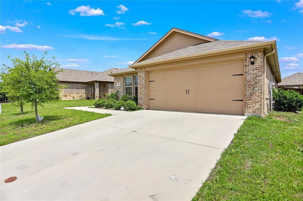 2302 San Marcos Dr, Forney, TX 75126 photo