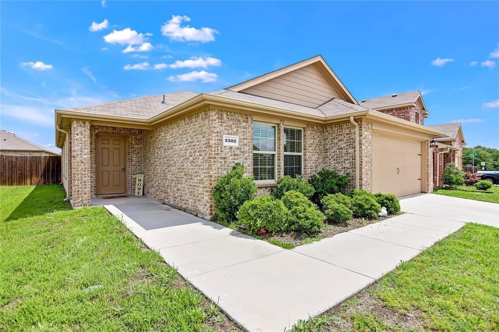 2302 San Marcos Dr, Forney, TX 75126 photo