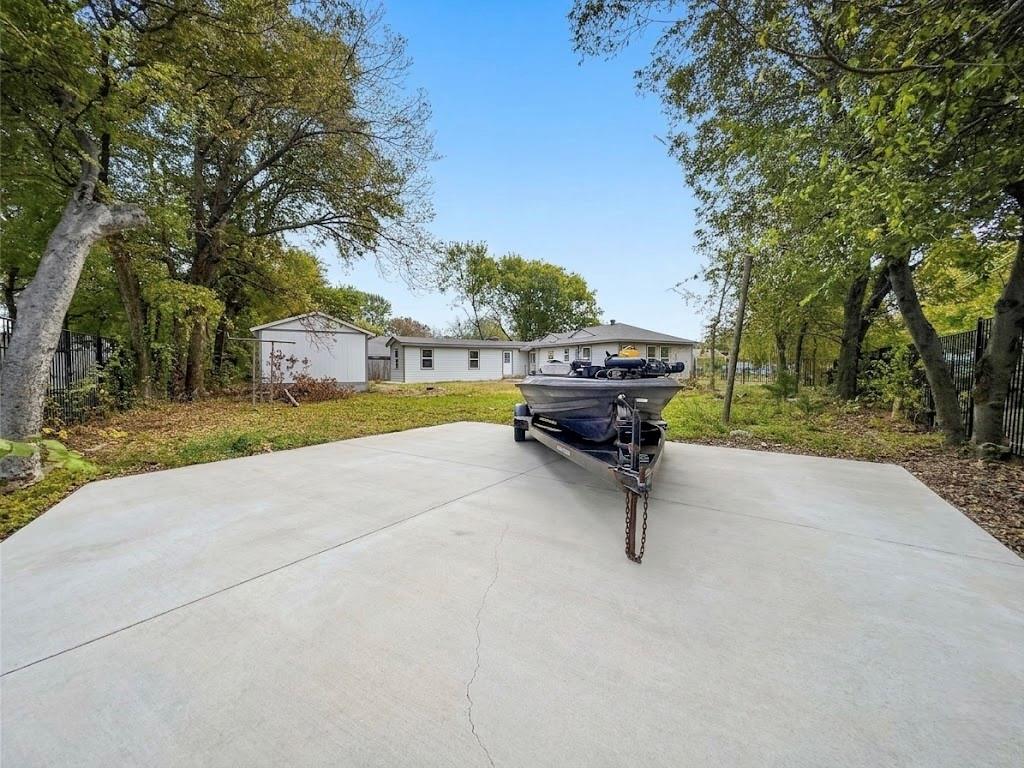 1315 Whitley Dr, Dallas, TX 75217 photo