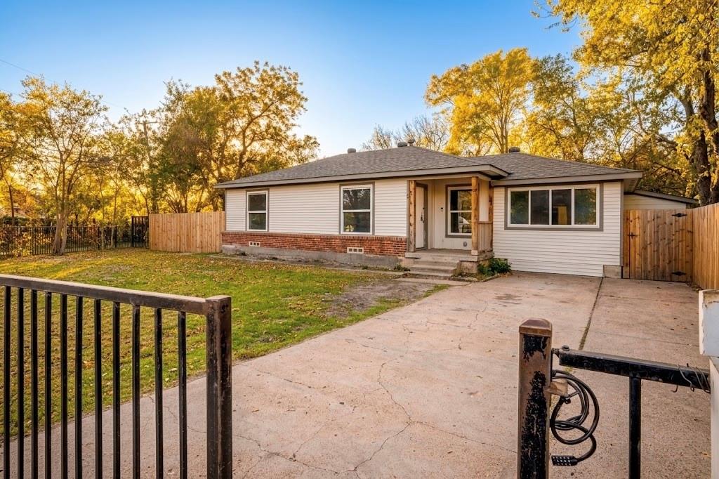 1315 Whitley Dr, Dallas, TX 75217 photo