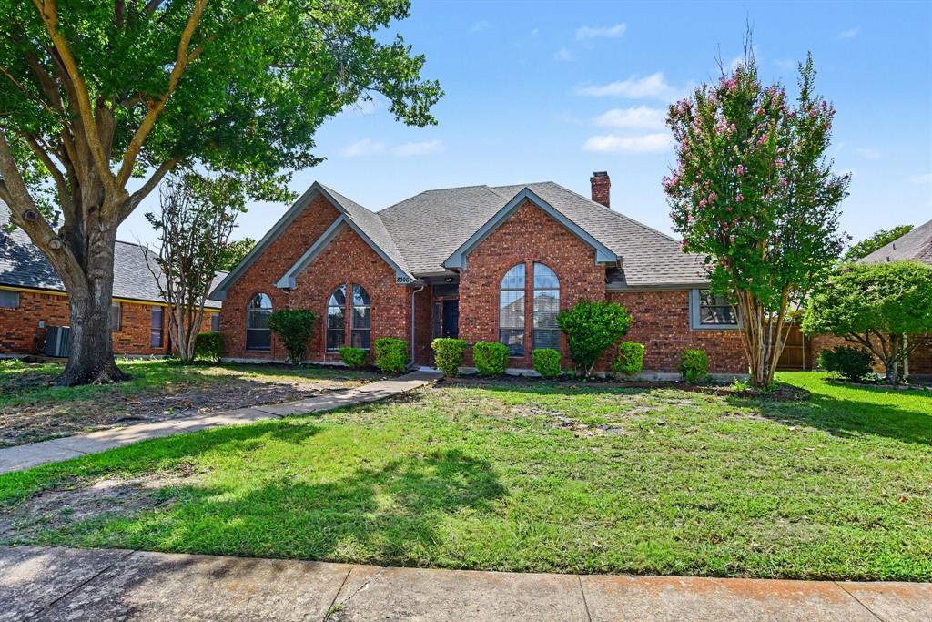 8306 Navigation Dr, Rowlett, TX 75088