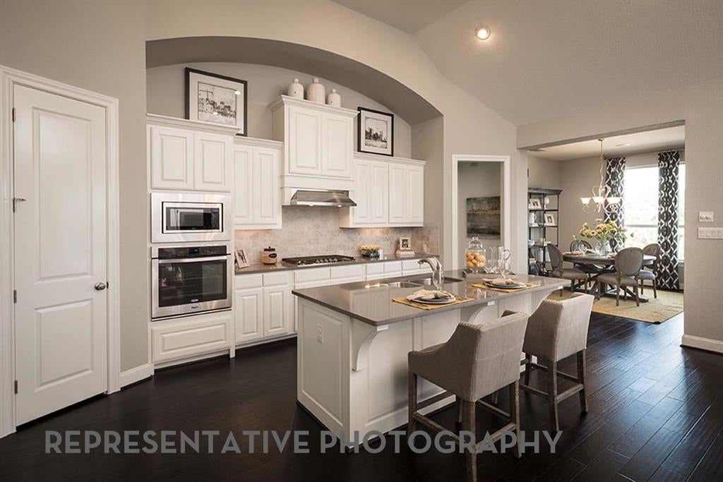 1404 Hydrangea Ct, Aubrey, TX 76227