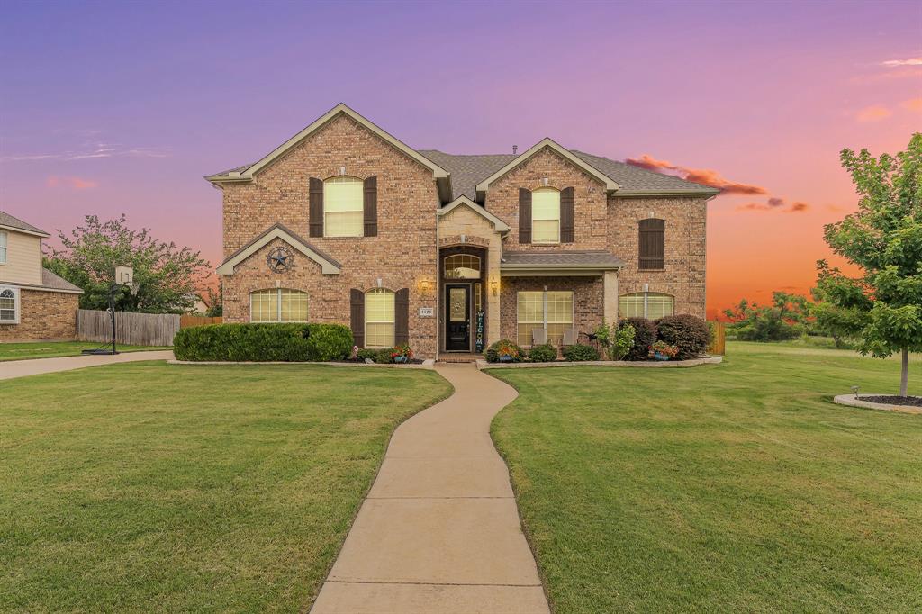 1424 Bassett Hound Dr, Fort Worth, TX 76052