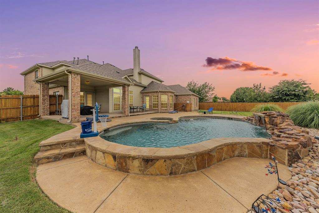 1424 Bassett Hound Dr, Fort Worth, TX 76052 photo