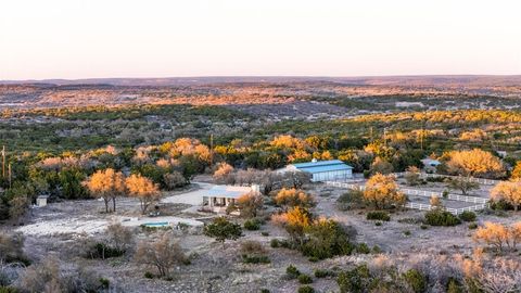 Ranch in Mountain Home TX 190 NW Pvt Rd 3019.jpg