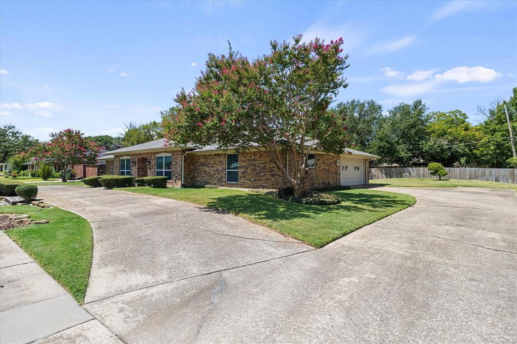 4001 Keele Dr, Garland, TX 75041 photo