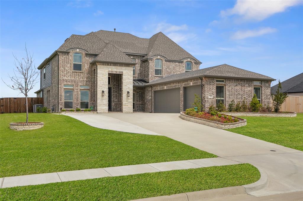 751 Emerald Valley Dr, Davilla, TX 75154