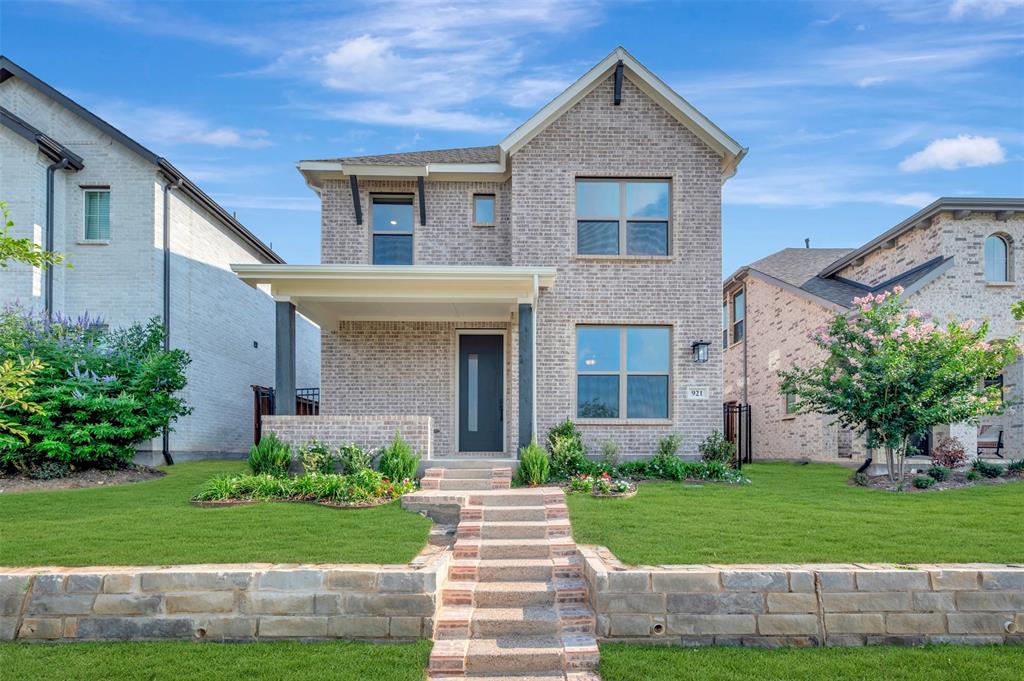 921 Carnation Dr, Crowley, TX 76036
