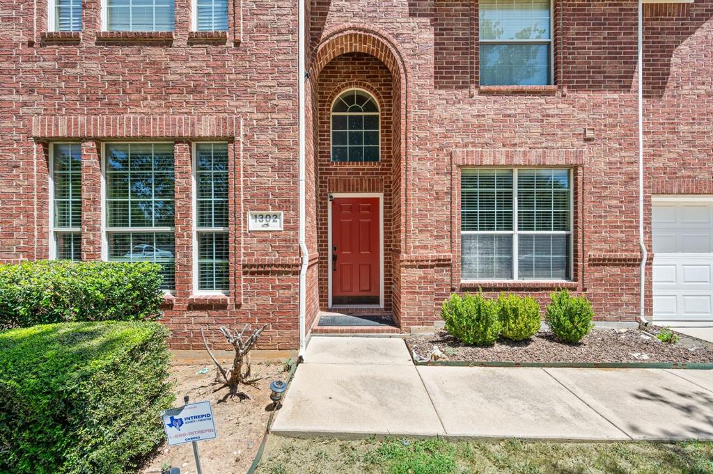 1302 Parkside Dr, Mansfield, TX 76063 photo