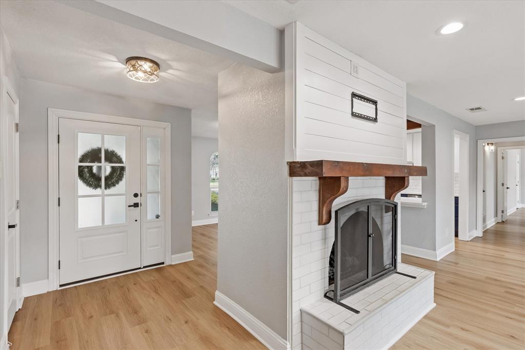 15651 Terrace Lawn Cir, Dallas, TX 75248 photo