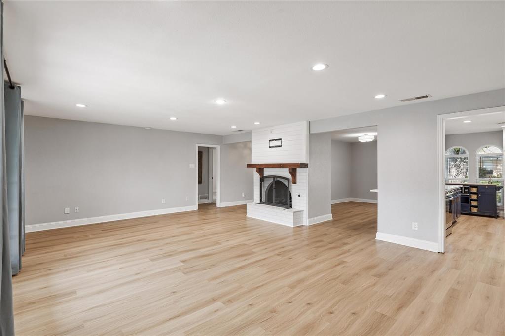 15651 Terrace Lawn Cir, Dallas, TX 75248 photo
