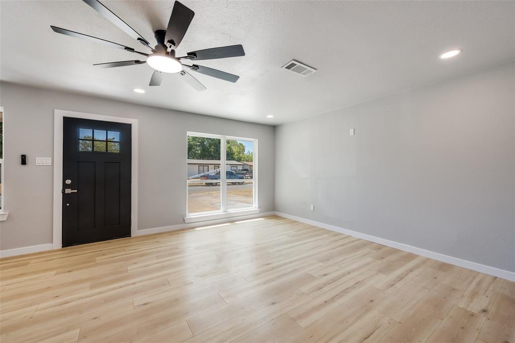 5517 Cottey St, Fort Worth, TX 76119 photo