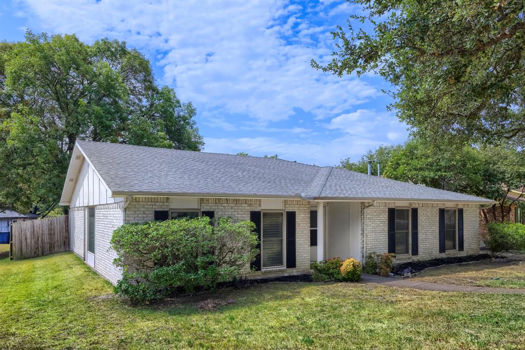 11026 Mccree Rd, Dallas, TX 75238 photo
