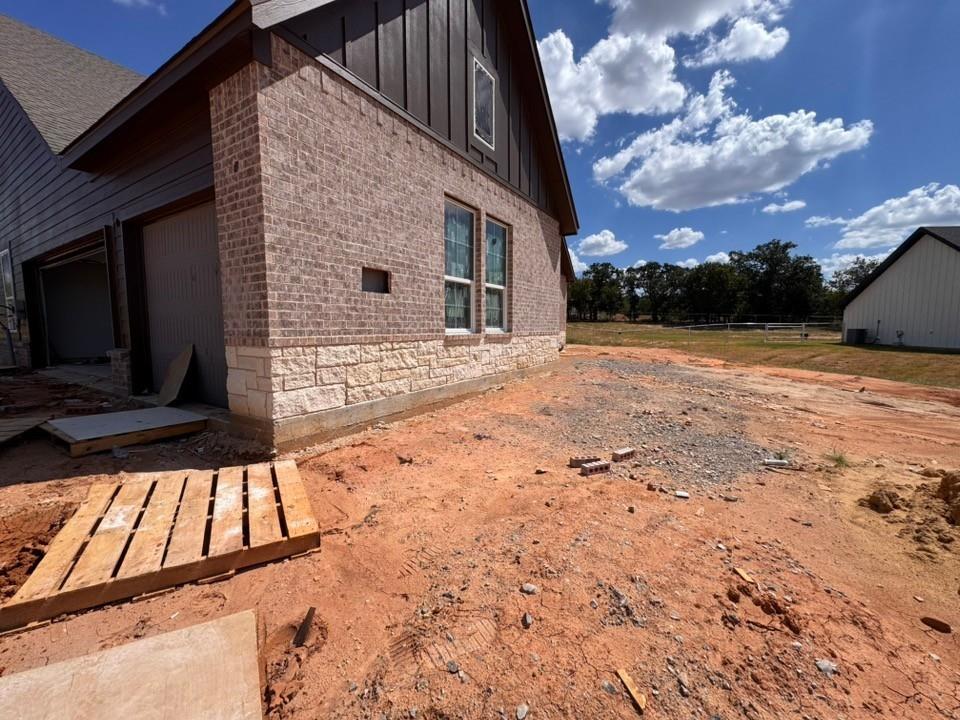 329 Johnny Boy Way, Springtown, TX 76082 photo