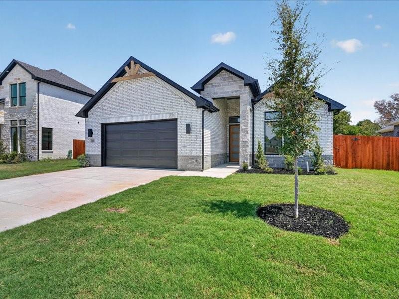 118 Emma St, Red Oak, TX 75154