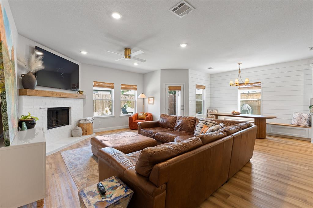 9812 Chaparral Pass, Fort Worth, TX 76126 photo