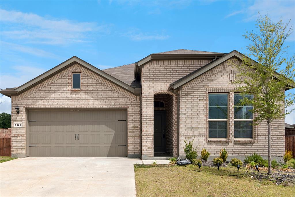 5420 Gold Pond Dr, Fort Worth, TX 76179