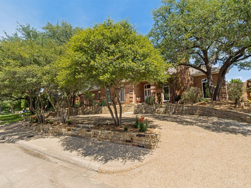 9502 Moss Haven Dr, Dallas, TX 75231 photo