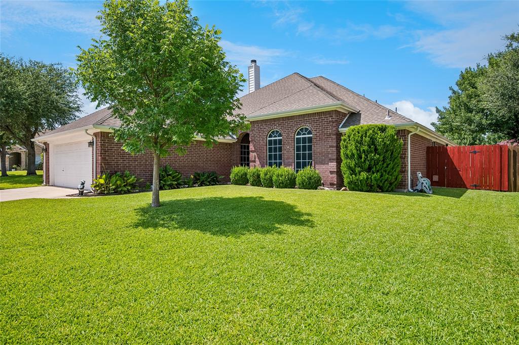 516 Hazelnut Ct, Saginaw, TX 76179 photo