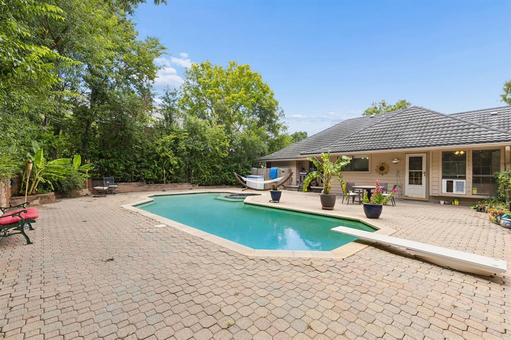 205 Balboa St, Irving, TX 75062 photo