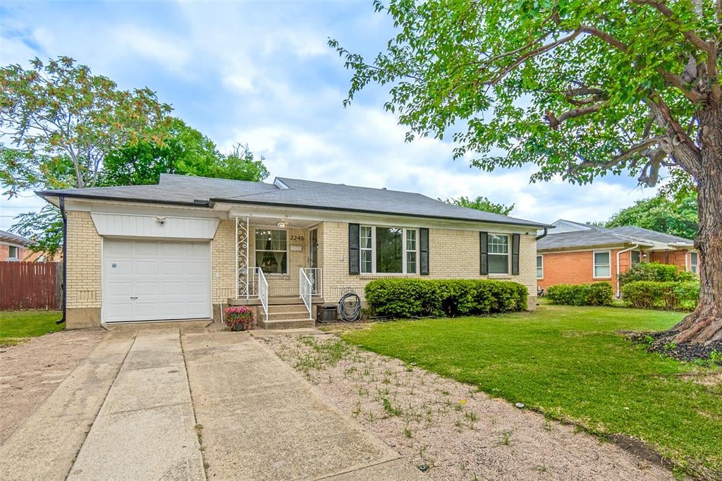 2245 San Medina Ave, Dallas, TX 75228 photo