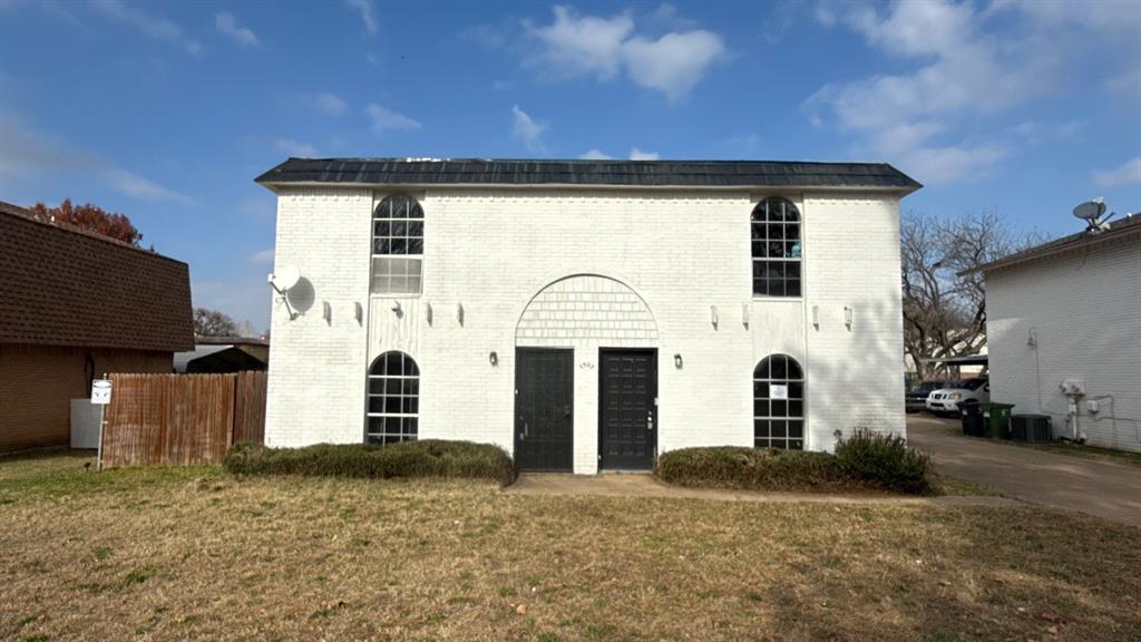 1907 Nolen Ct, Arlington, TX 76012
