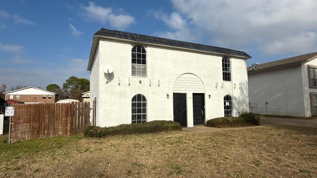1907 Nolen Ct, Arlington, TX 76012 photo