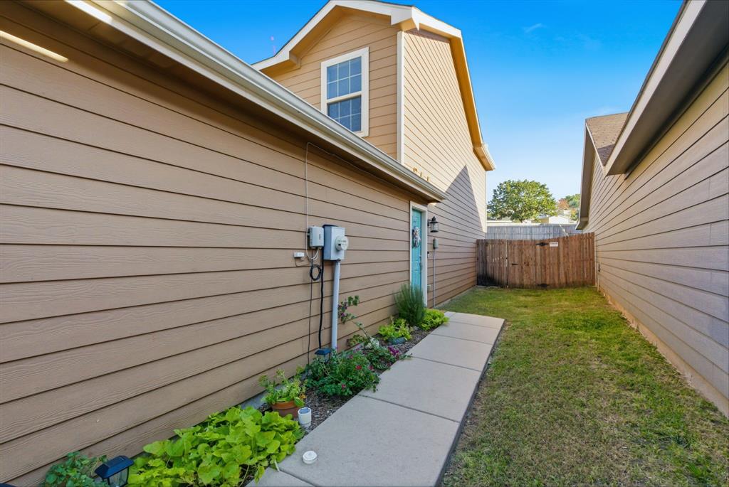 10719 Deauville Dr, Fort Worth, TX 76108 photo