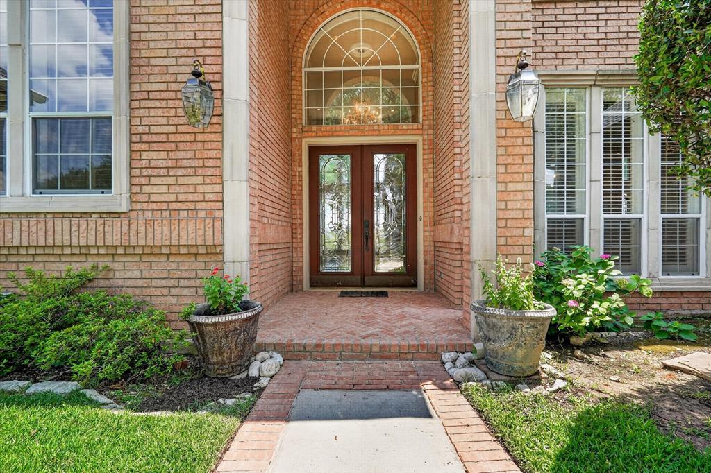 702 Buttermilk Dr, Arlington, TX 76006 photo