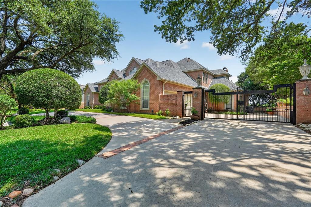 702 Buttermilk Dr, Arlington, TX 76006 photo