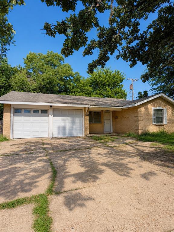 54 29 St, Paris, TX 75460