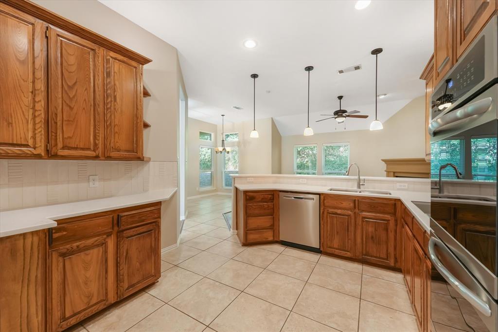2817 Naples Dr, Hurst, TX 76054 photo