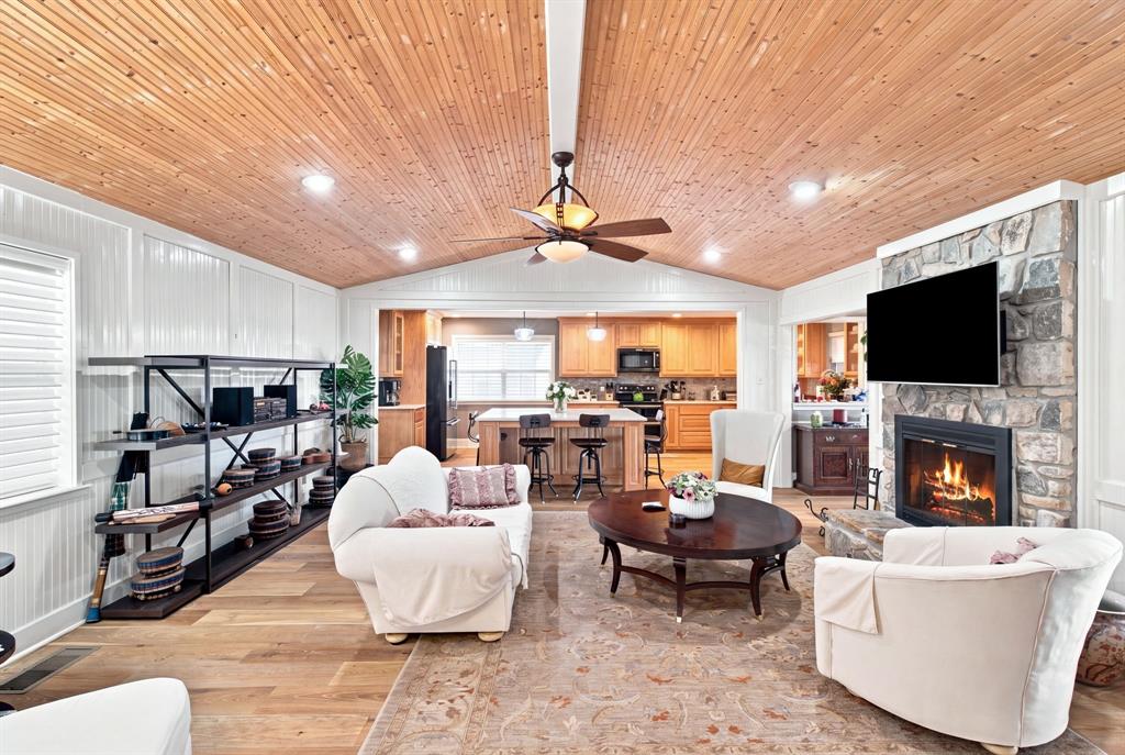 8703 Dunleith Ct, Granbury, TX 76049 photo