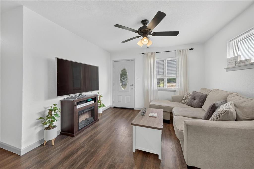 4956 Dunbar St, Fort Worth, TX 76105 photo