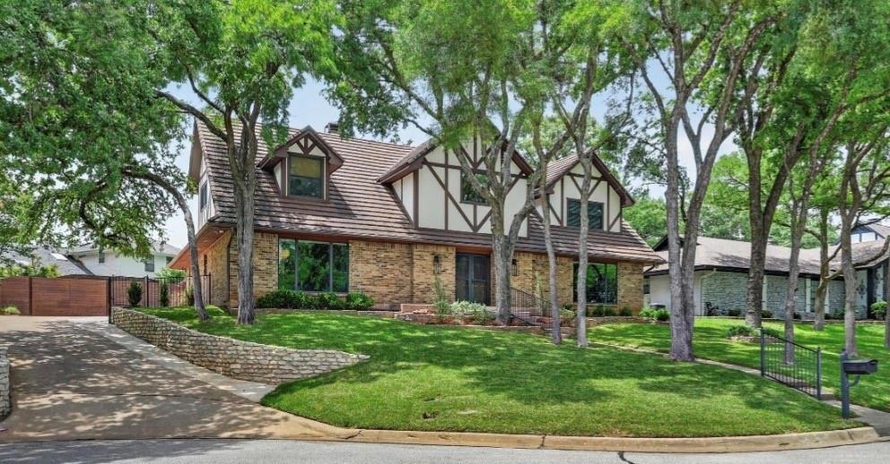 2304 Wakeforest Ct, Arlington, TX 76012 photo