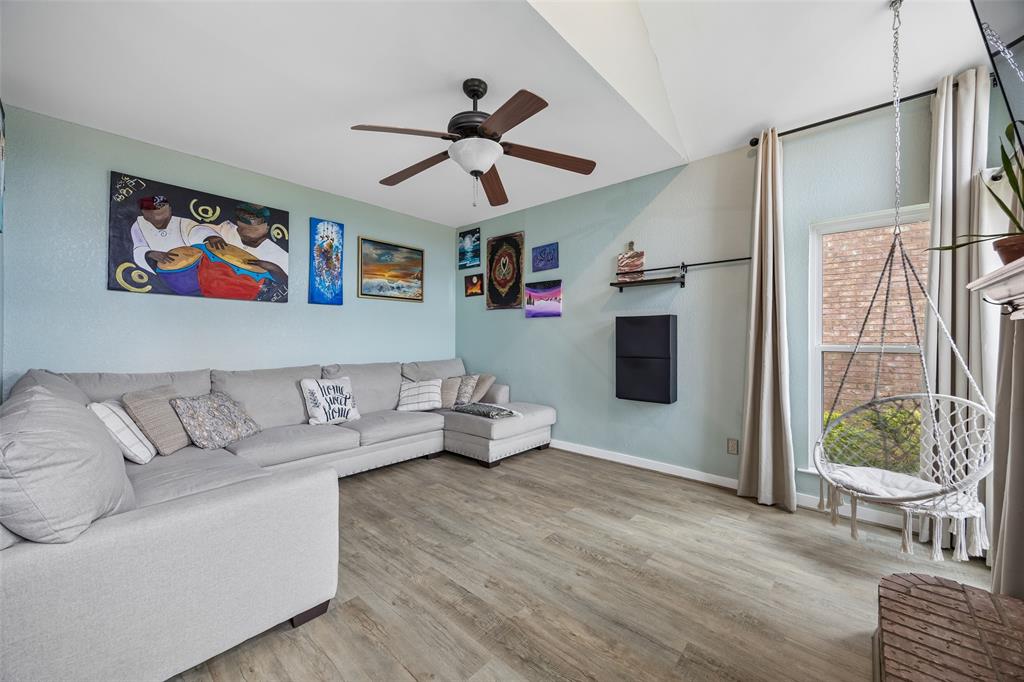 1407 Ranchview Ct, Carrollton, TX 75007 photo