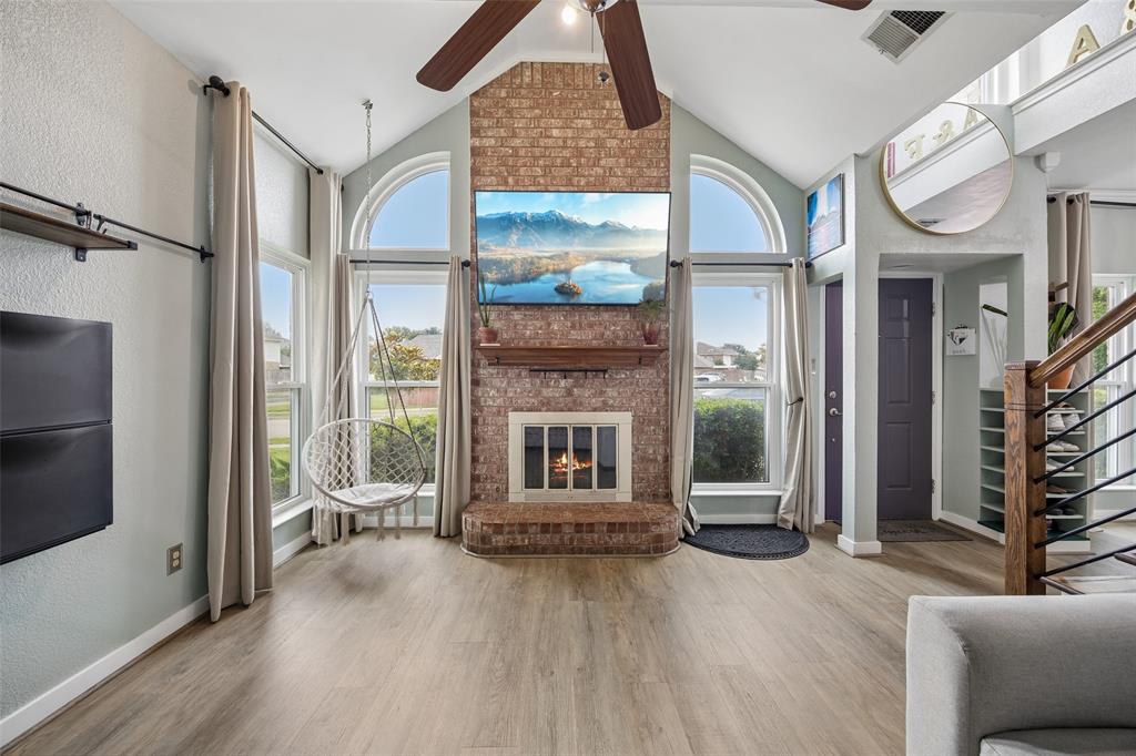 1407 Ranchview Ct, Carrollton, TX 75007 photo
