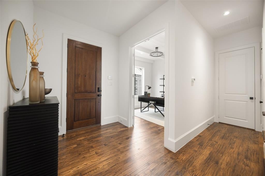 6304 Covington Ln, Dallas, TX 75214 photo