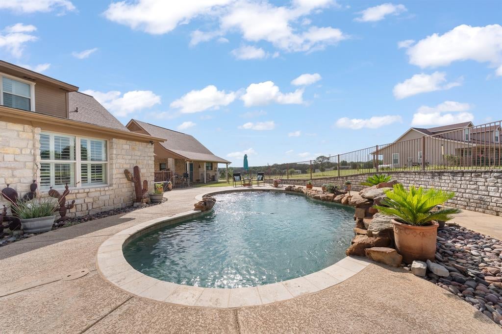 4515 E Renfro St, Alvarado, TX 76009 photo
