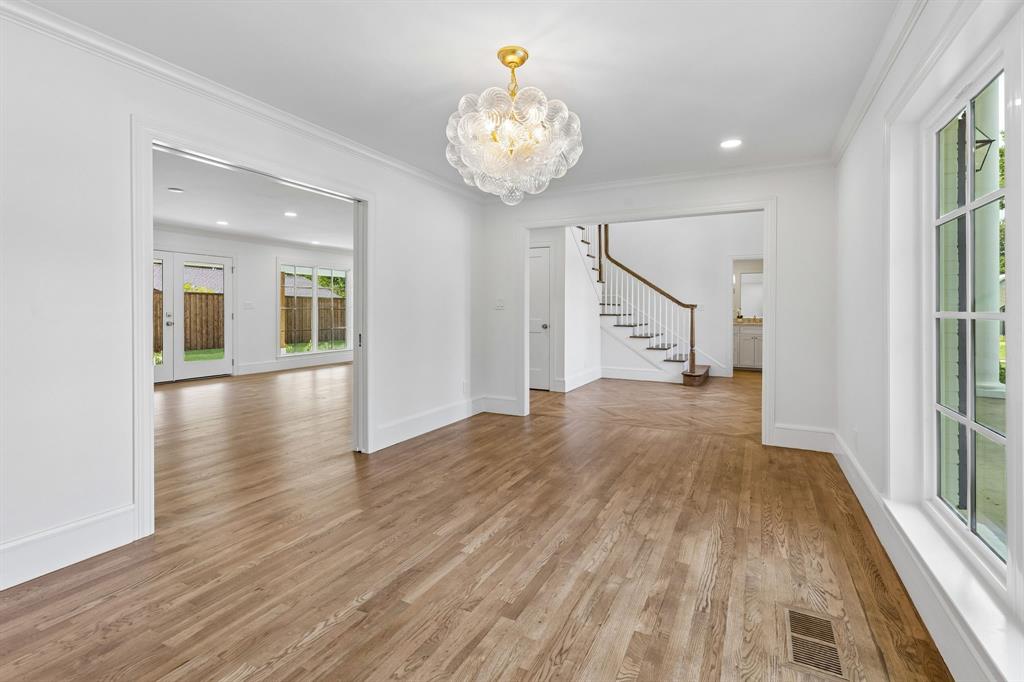 13907 Carillon Dr, Dallas, TX 75240 photo
