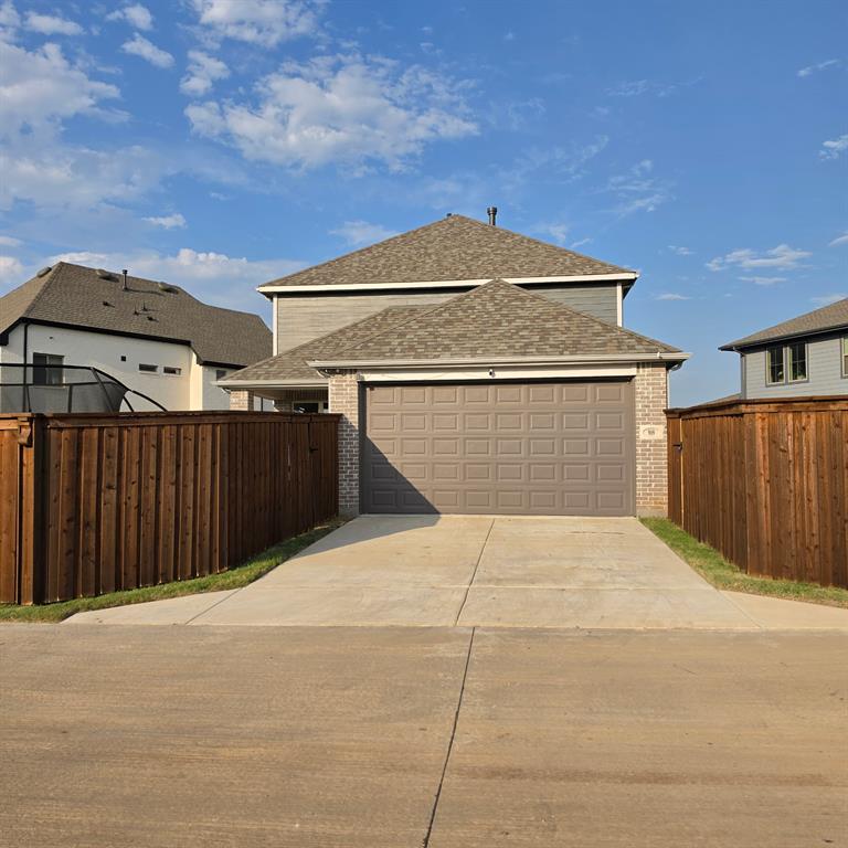 909 Carnation Dr, Crowley, TX 76036 photo