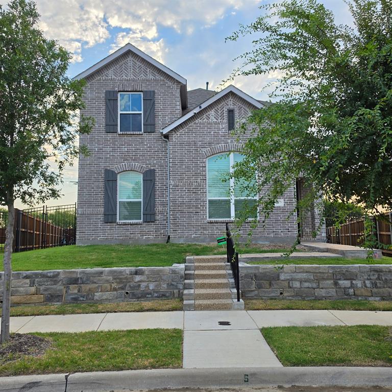 909 Carnation Dr, Crowley, TX 76036