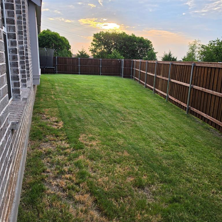 909 Carnation Dr, Crowley, TX 76036 photo