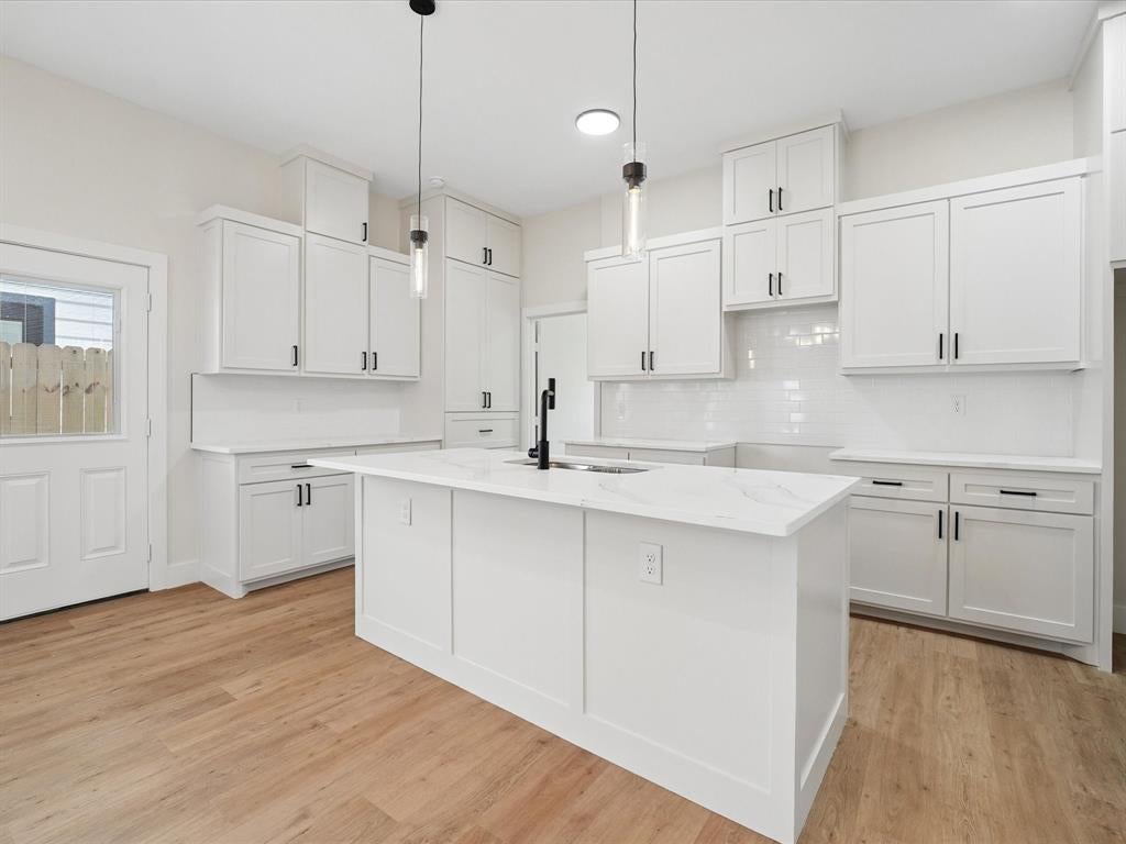 824 AND 826 Stamps Ave, Fort Worth, TX 76114 photo