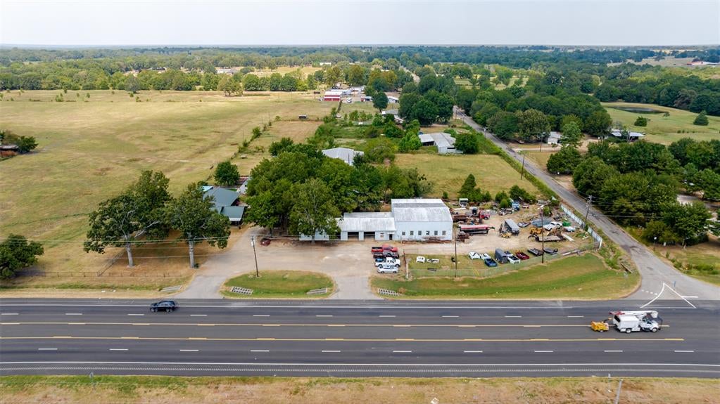 4687 Highway 82, Paris, TX 75462
