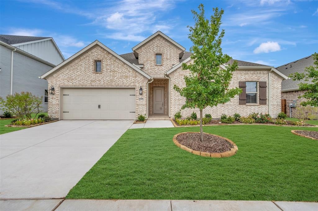 1289 Butterfly Dale Dr, Lavon, TX 75166