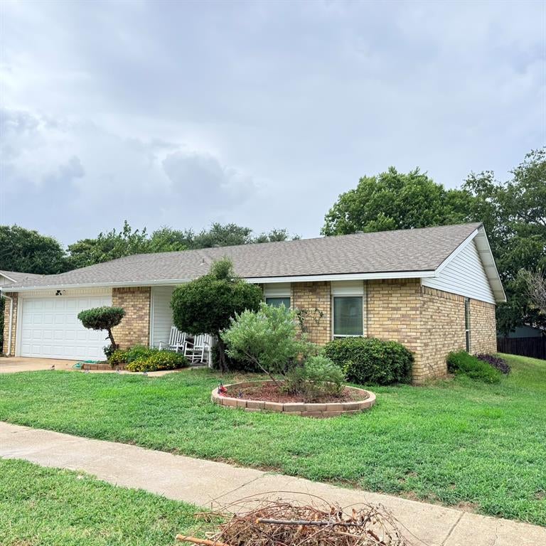 6703 Forestview Dr, Arlington, TX 76016